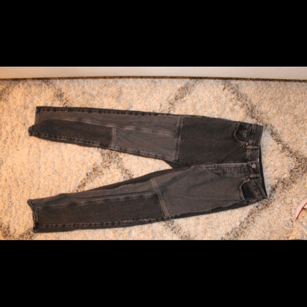 Eco TWo-Tone Black High
Waisted Straight Leg Jeans